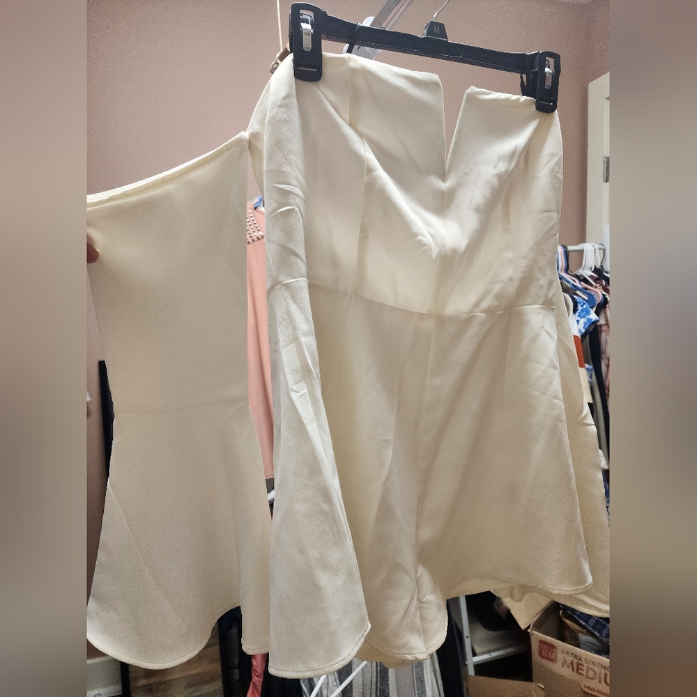 Elegant Cream Women's Romper With Bell Sleeves Forever 21 Size Large Fits Medium